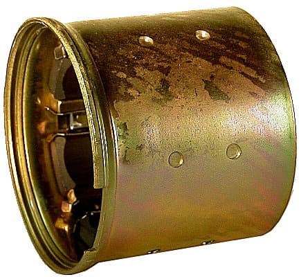 F032139788 - Pole housing