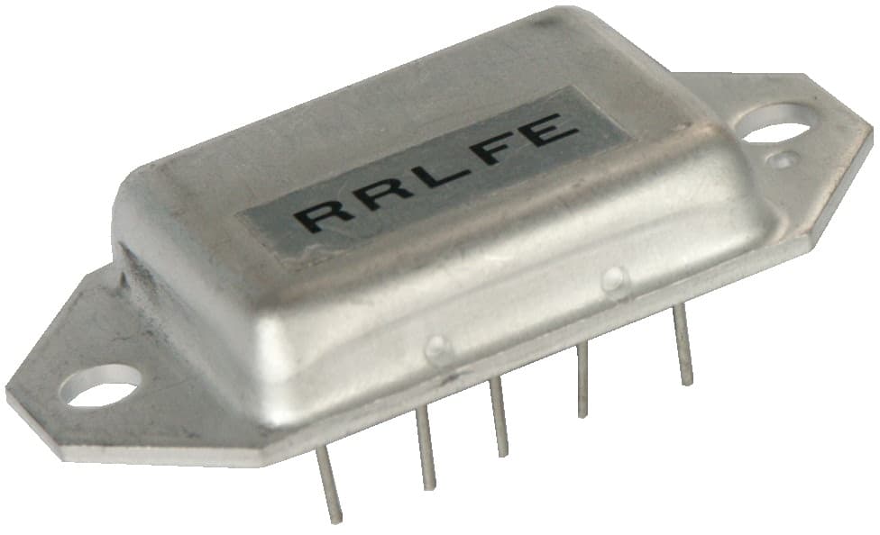 F032132434 - Régulateur à transistors