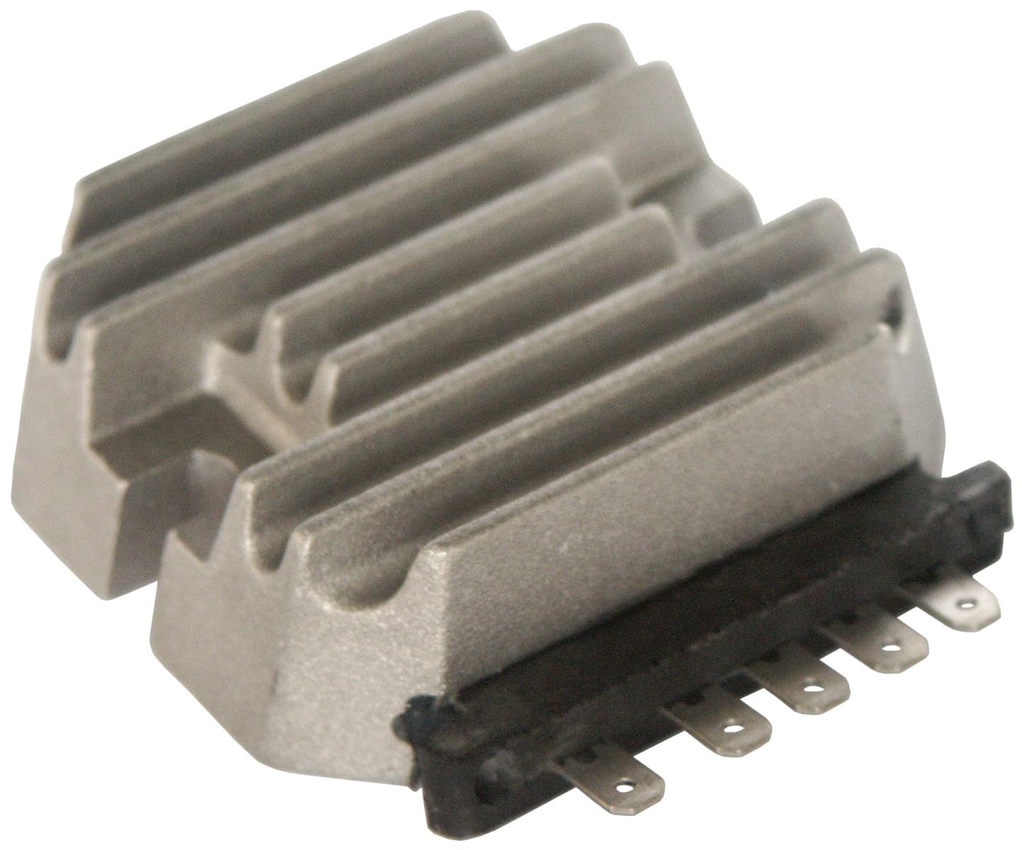 F032234408 - Régulateur à transistors