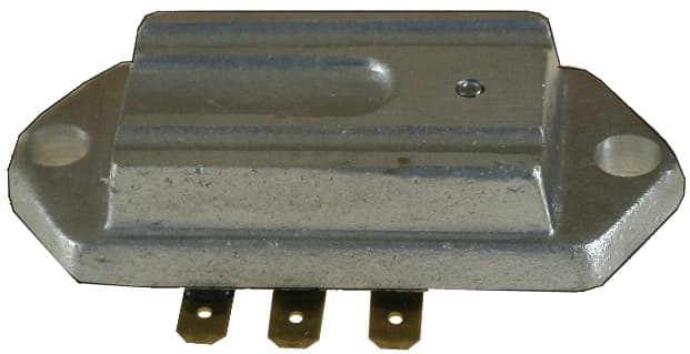 F032230151 - Régulateur à transistors