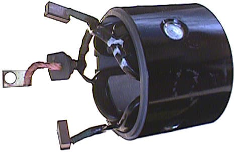 F032136135 - Pole housing