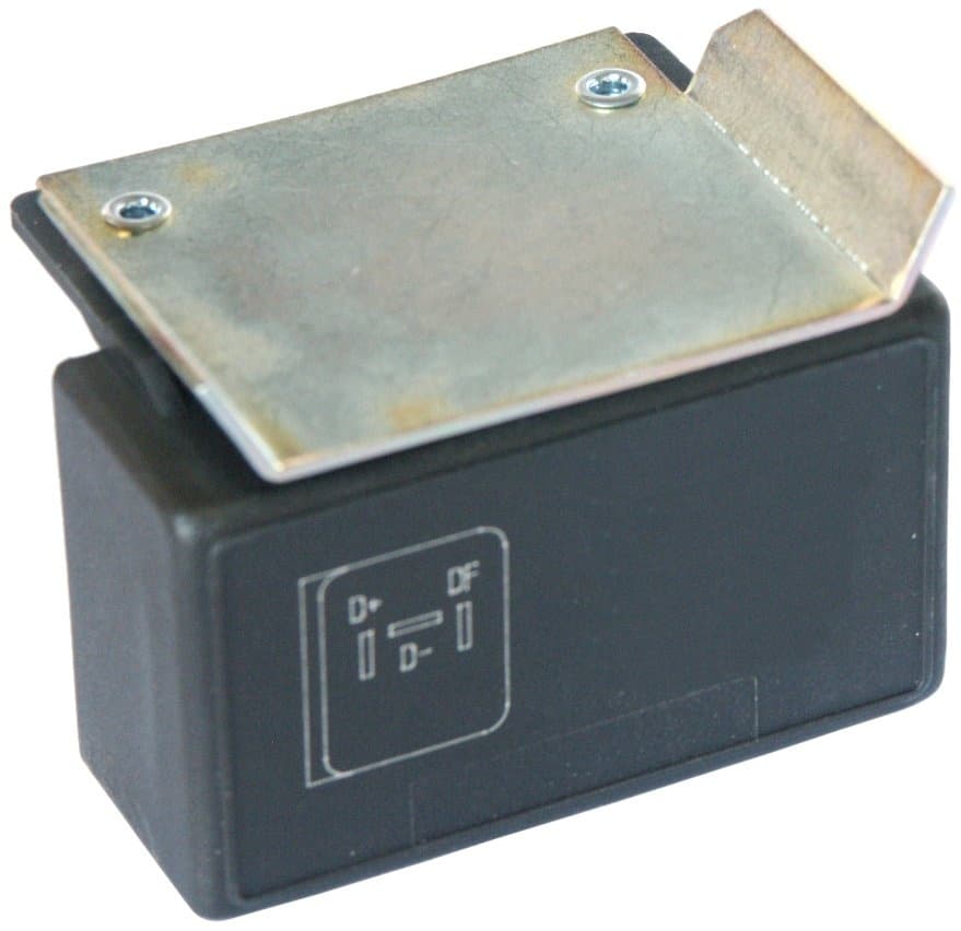 F032130632 - Régulateur à transistors